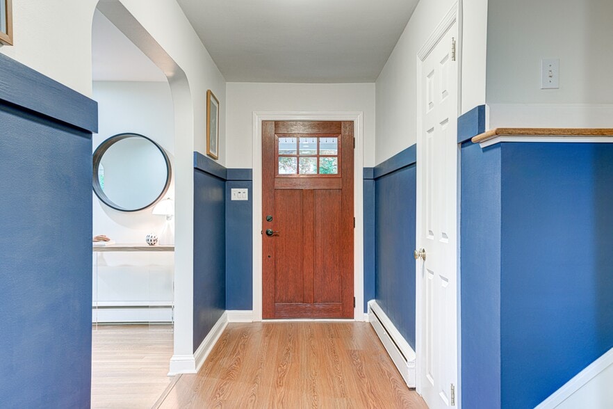 Building Photo - 7 Carol Ln