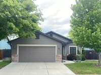 Building Photo - Beautiful 3 bedroom 2 bath home with a great location.
