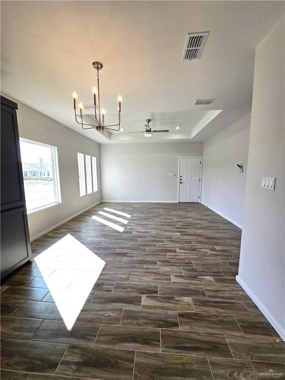 Building Photo - 15 W Daffodil Ave