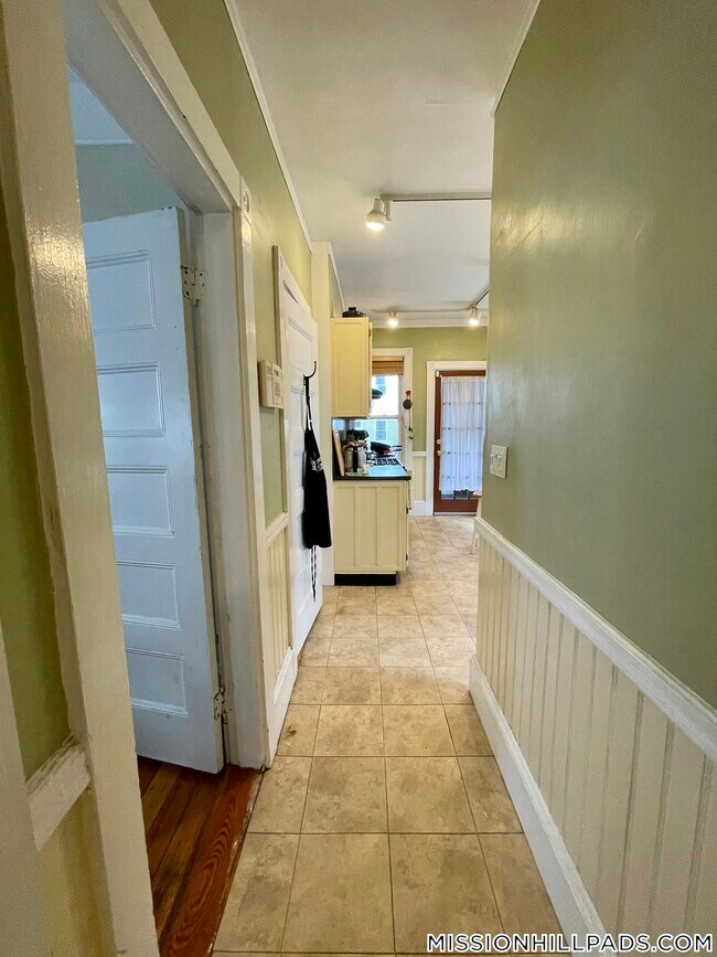 Building Photo - 12 Oswald St