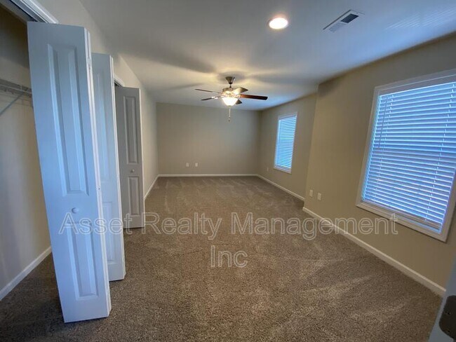 Building Photo - 1116 Cloud View Dr