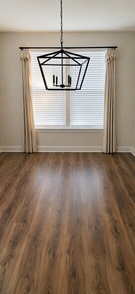 Building Photo - 121 Summer Tanager Dr