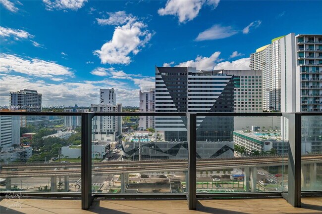 Building Photo - 88 SW 7th St