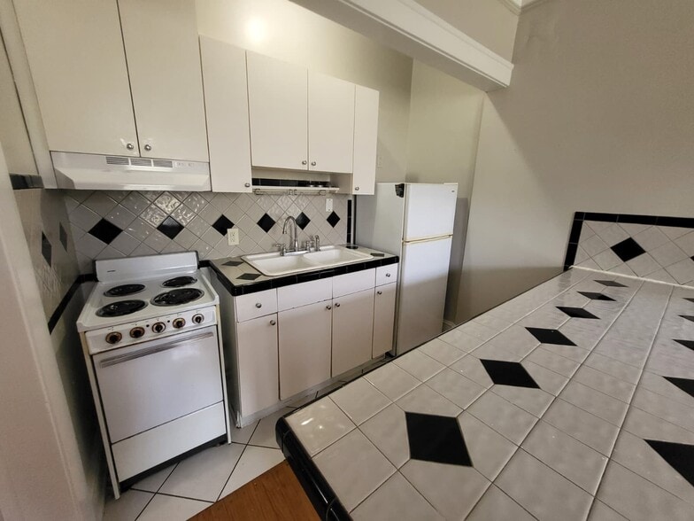 Building Photo - 1308 Willow Branch Ave