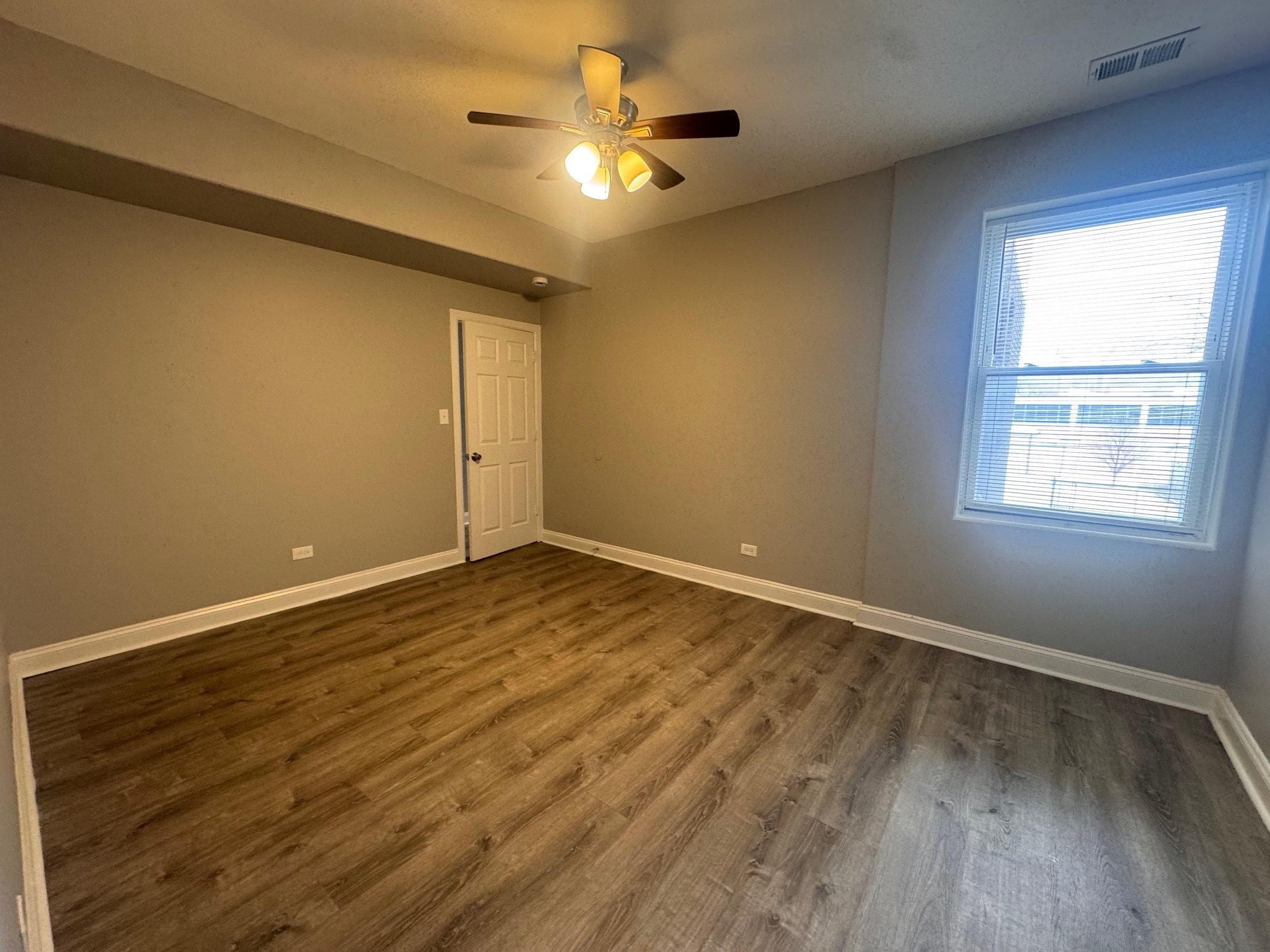 Building Photo - 525-527 N Homan Ave.