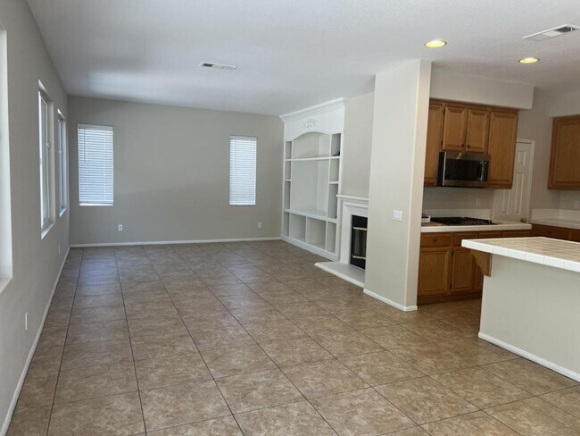 Building Photo - 27749 Hackberry St