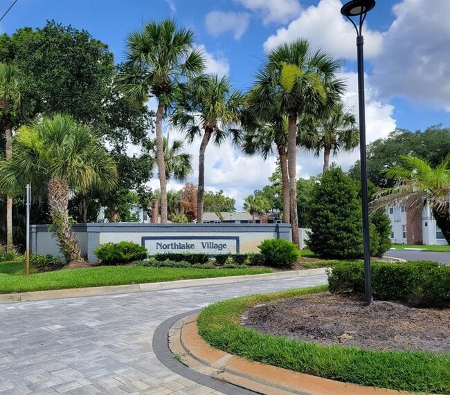 Building Photo - 1808 Northlake Dr
