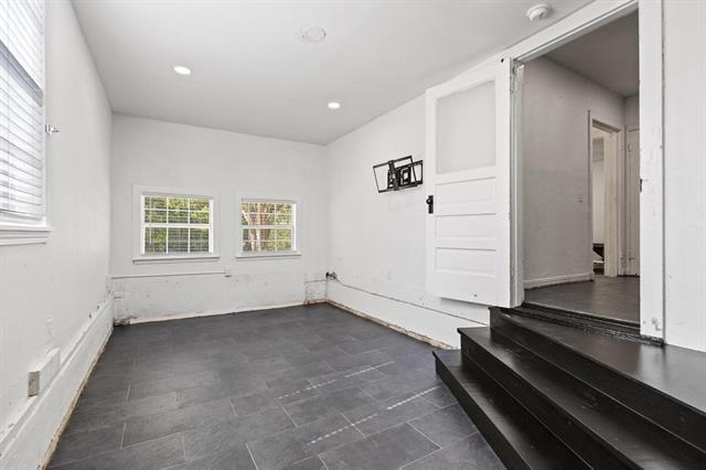 Building Photo - 82 Vaughn Dr