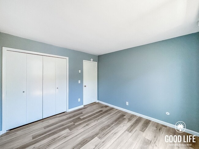 Building Photo - SD: Spacious 2BD/2BA Condo in Hillcrest with Private Balcony, Community Pool & Tennis Court