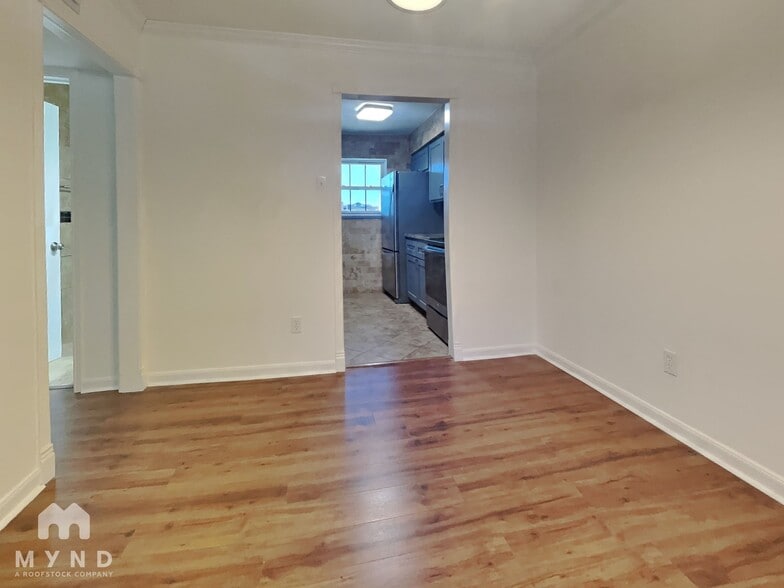 Building Photo - 7900 Westheimer Rd