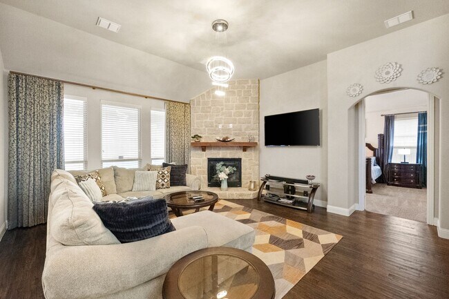 Building Photo - Fully Furnished Home in South Grand Prairi...