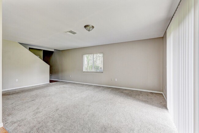 Building Photo - Prime Northwood Home on a Conservation Lot...