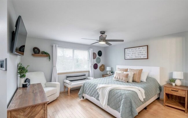 Building Photo - 16669 Rainier View Dr SE