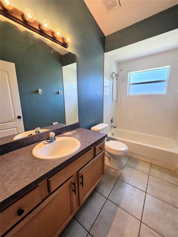 Building Photo - 736 Hurley Dr