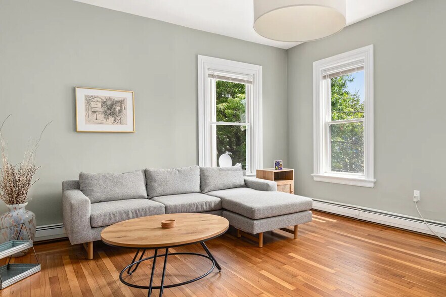 Building Photo - 87 Vernon St