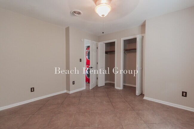 Building Photo - End Unit Townhouse in Myrtle Beach