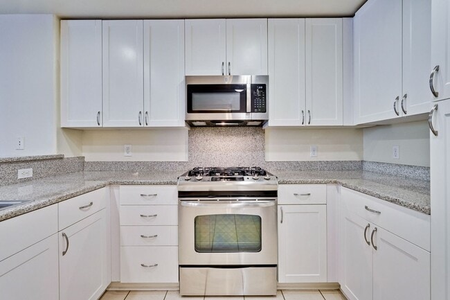 Building Photo - Large Santa Clara 1 Bedroom Condo in Rivermark Area