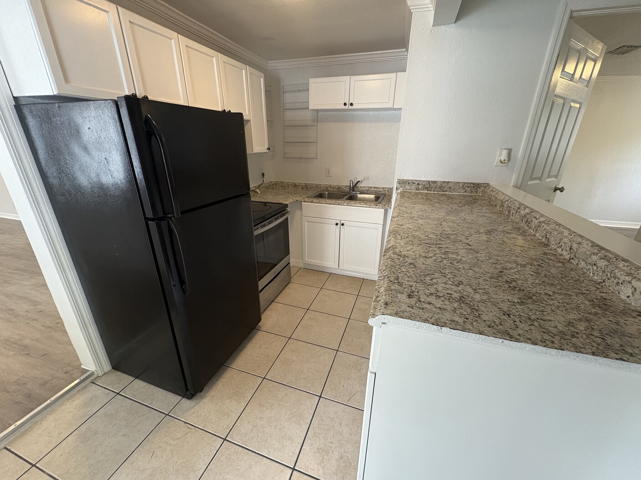 Kitchen - 2203 Cochran St