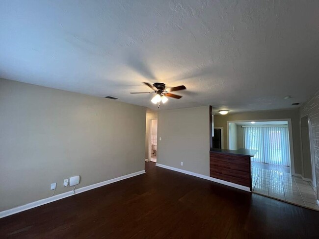 Building Photo - 3701 SW 58th Terrace