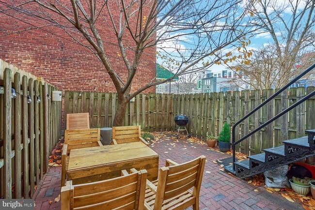 Building Photo - 421 K St NE