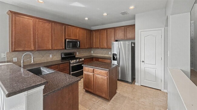 Building Photo - 2704 Evening Mist Dr