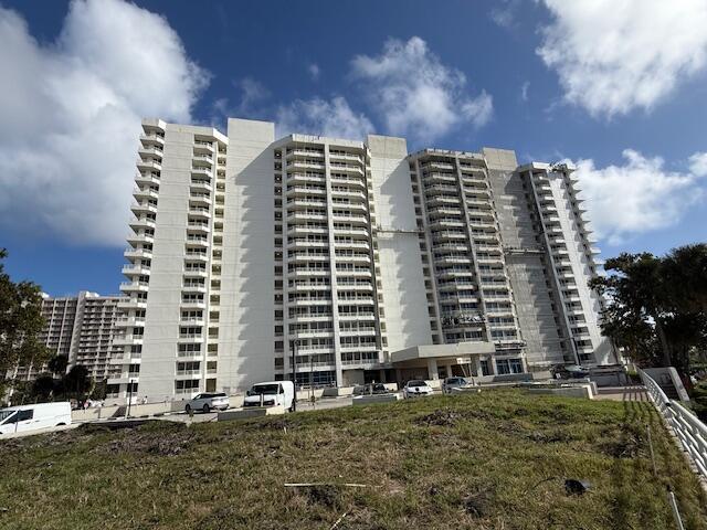 Building Photo - 4201 N Ocean Blvd