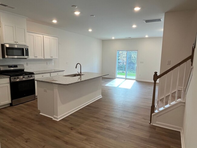 Building Photo - Brand New Townhome in Concord