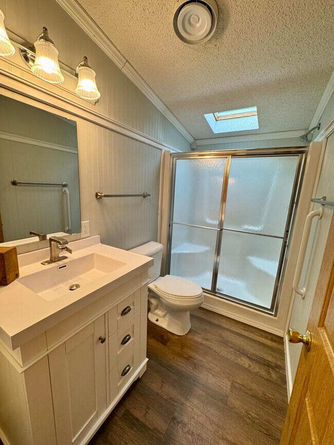 Building Photo - 14401 134th Ave W