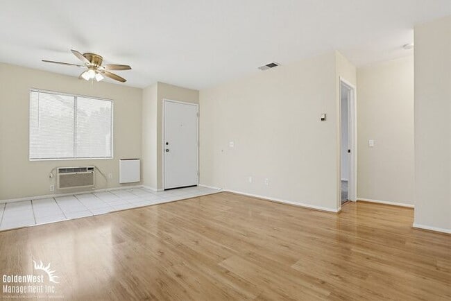 Building Photo - Charming 2Bdm 2Ba Condo with Private Balcony in Heart of Mira Mesa!
