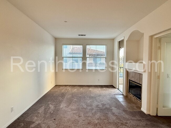 Building Photo - 6473 Terraza Portico
