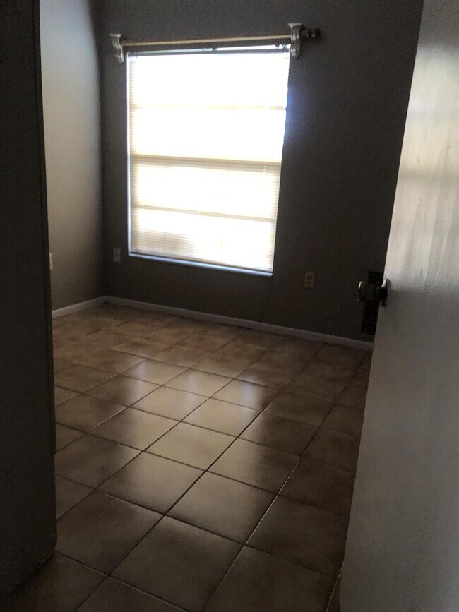 Building Photo - 456 Boxwood Ct