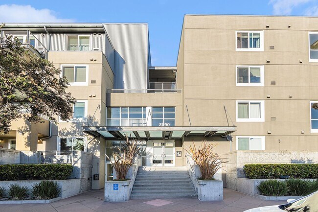 Primary Photo - 3090 Glascock St