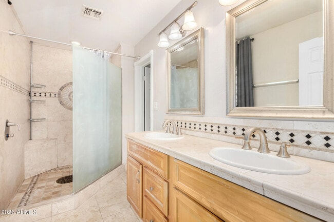 Building Photo - 8812 W Pinnacle Peak Rd