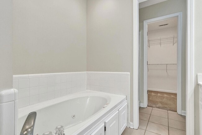 Building Photo - 3064 Igou Crossing Dr