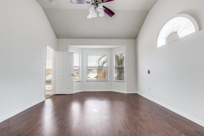 Building Photo - 212 Cedar Branch Dr