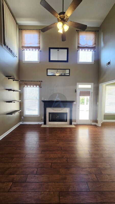 Building Photo - 203 Elmbrook Ln