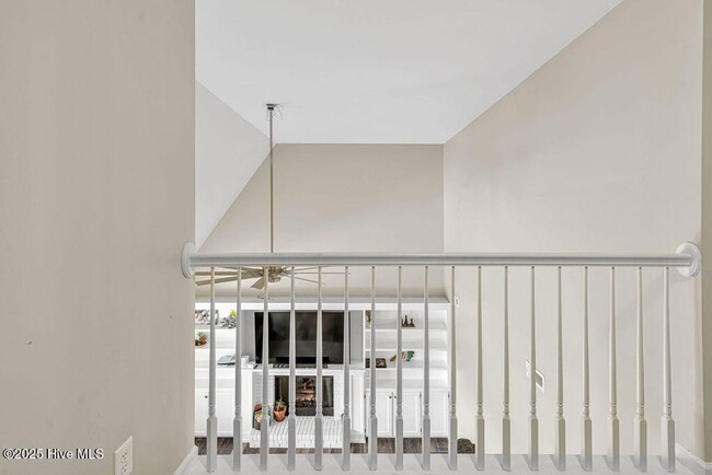 Building Photo - Welcome to Woodlands!