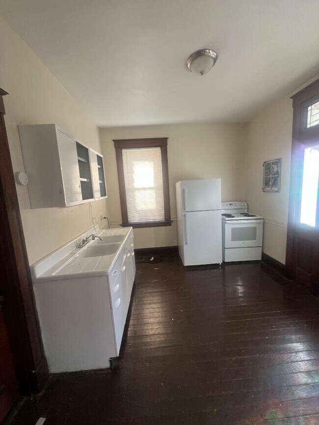 Building Photo - 3498 Boudinot Ave