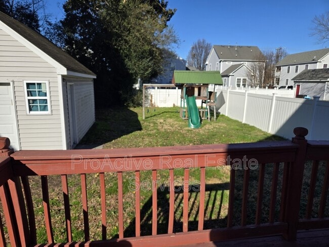 Building Photo - 831 Marshall Ave