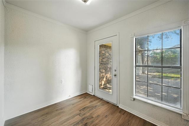 Building Photo - 1203 River Oaks Dr