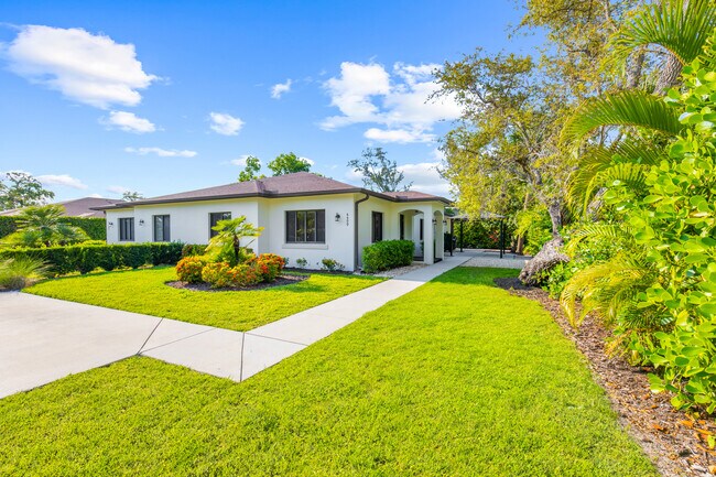 Building Photo - 4400 Vanda Dr