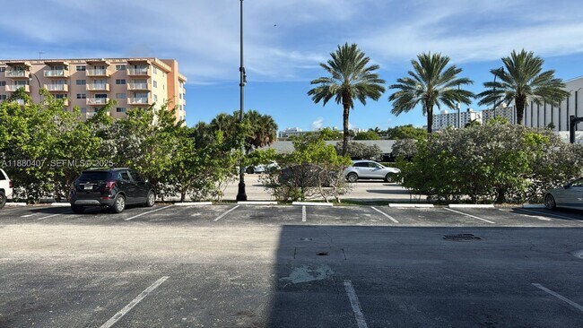 Building Photo - 26 Diplomat Pkwy