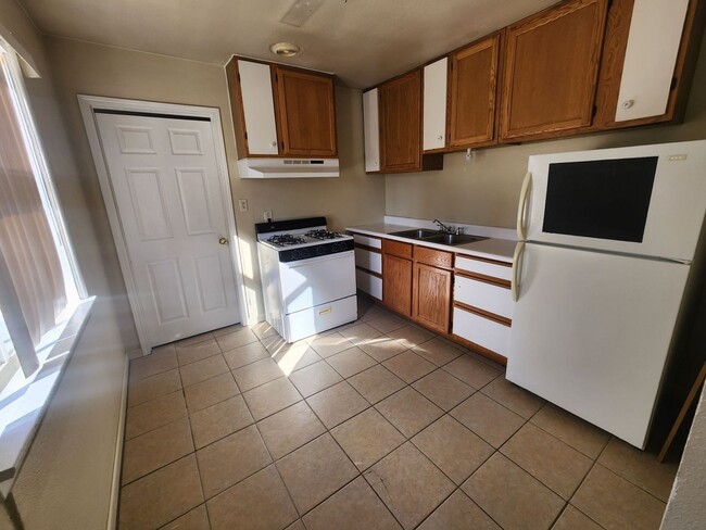 Building Photo - Two Bedroom Duplex in Downtown 29 Palms!