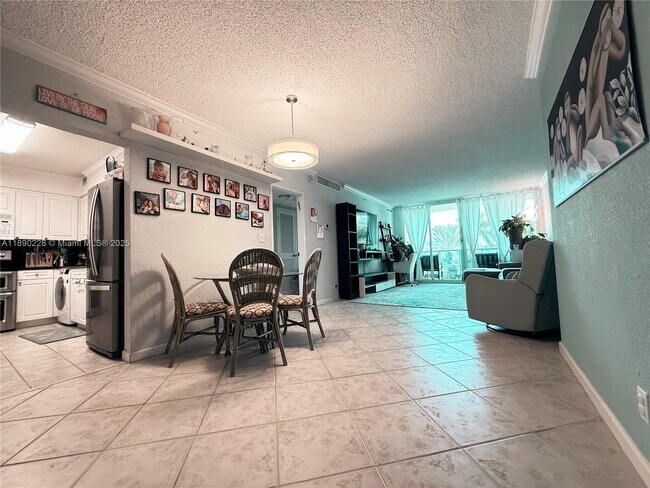 Building Photo - 2501 S Ocean Dr