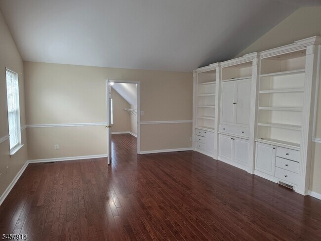 Building Photo - 36 Wexford Way
