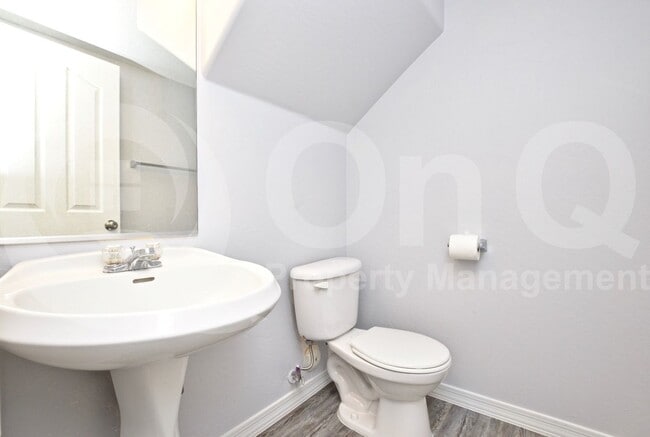 Building Photo - 1543 S Longspur Ln