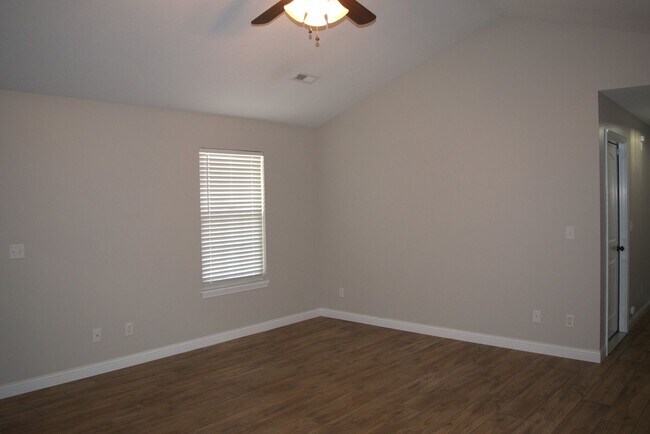 Building Photo - 607 Winterway Dr.