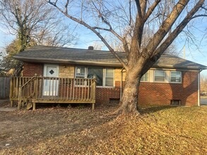 Building Photo - 4 Bedroom 1 bathroom with basement located east Wichita