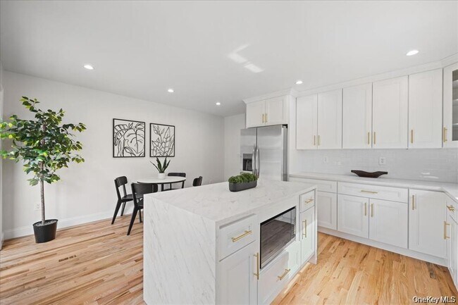 Building Photo - 99 Thurton Pl