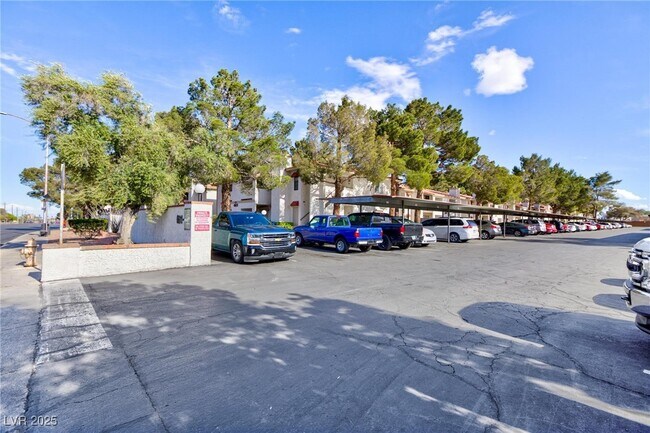 Building Photo - 6623 W Tropicana Ave